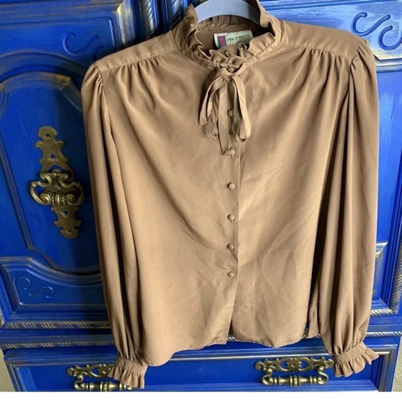 Prophecy Tops - VINTAGE Prophecy Top 14 Large Brown Ruffle Accent
